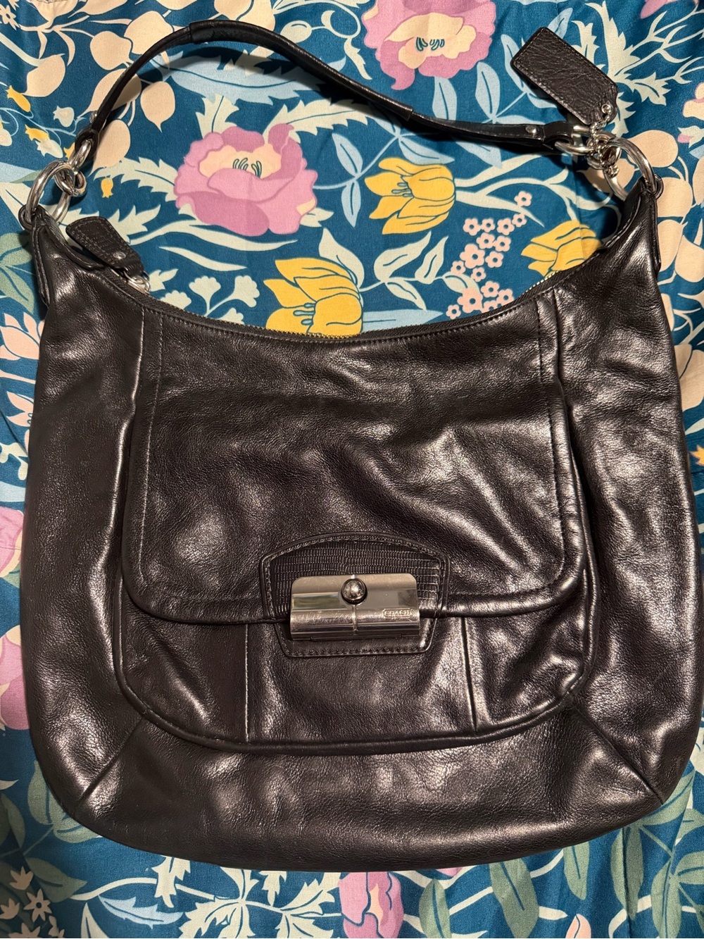 Coach Black Leather Shoulder Bag with Silver Turn-Lock